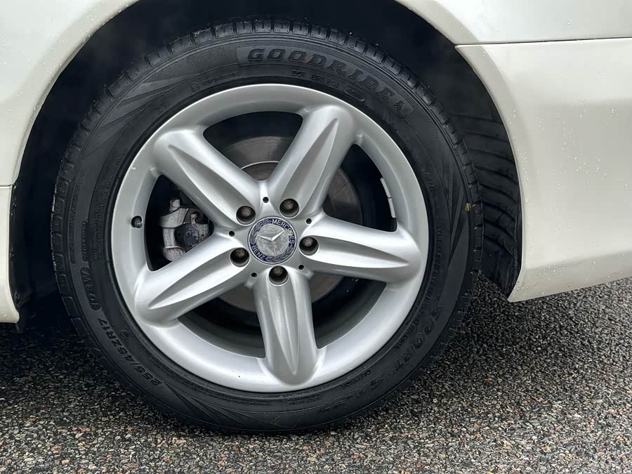 Mercedes-Benz SL Class 2011 car image #12