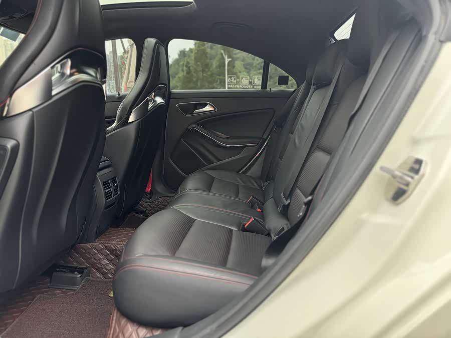 Mercedes-Benz CLA AMG 2015 image de voiture #12