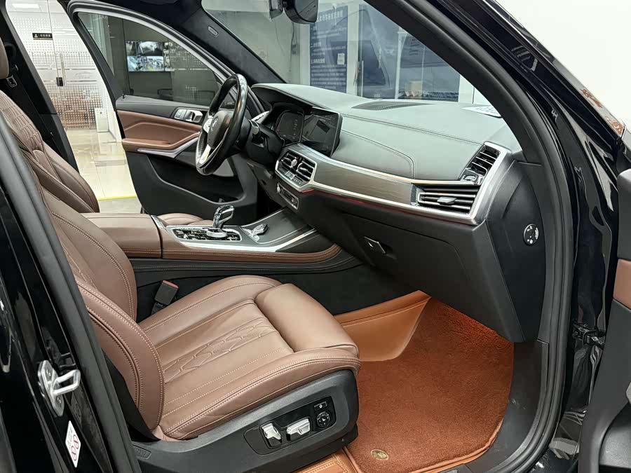 BMW X7 2020 immagine di auto #12