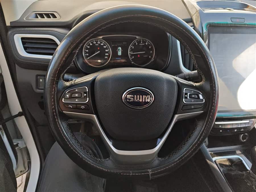 SWM X7 2018 imagen de coche #12