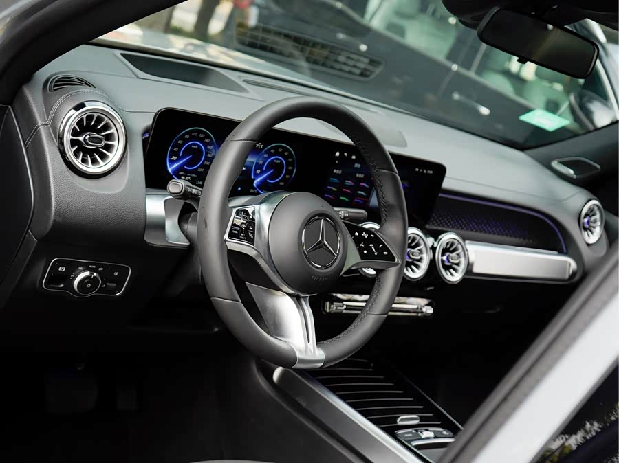 Mercedes-Benz EQB Class 2025 #12 Mercedes-Benz EQB Class 2025 car image #12