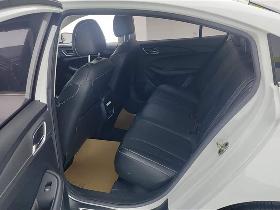 Roewe i5 2021 car image #12