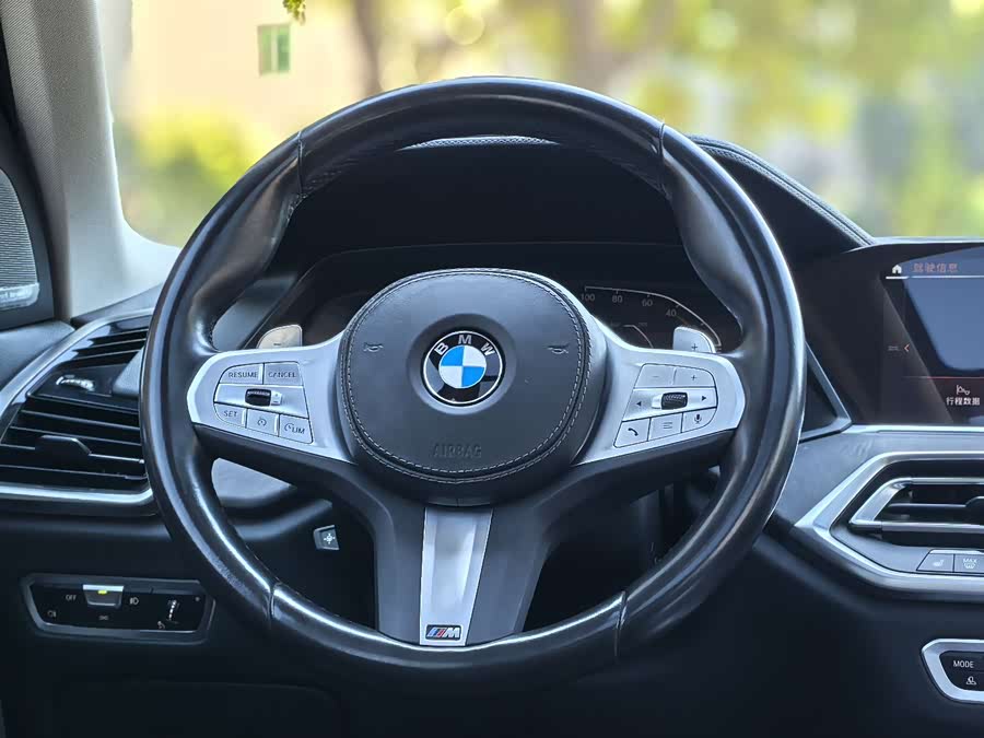 BMW X5 2022 car image #12