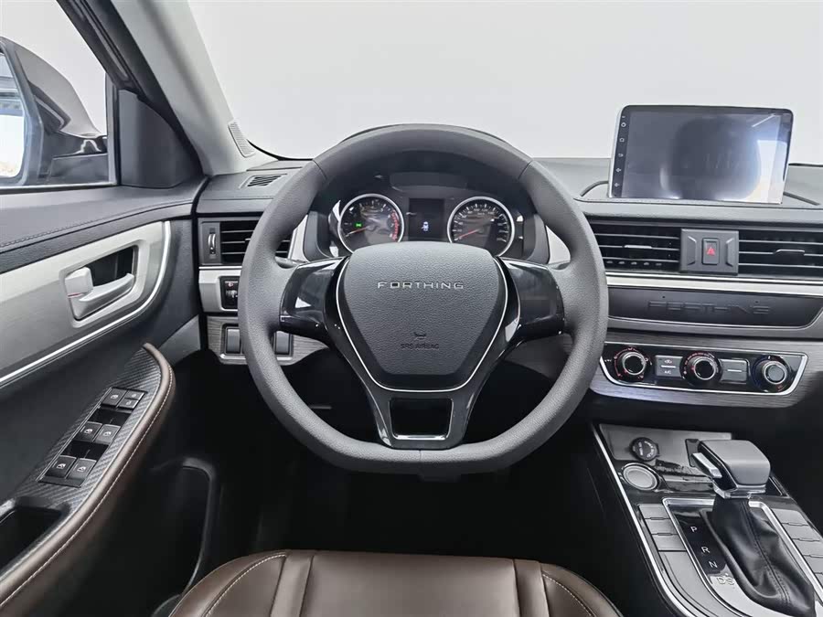 Forthing T5 2023 изображение автомобиля #12