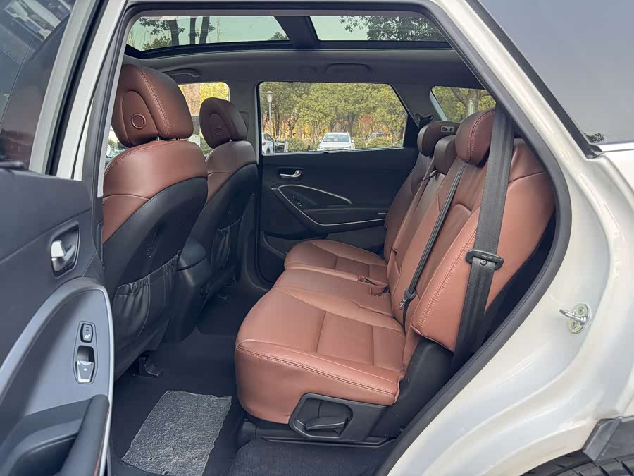 Hyundai Grand Santa Fe 2014 #12 Hyundai Grand Santa Fe 2014 car image #12