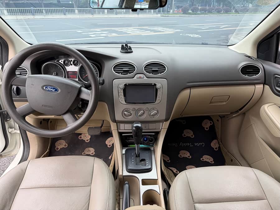Ford Focus 2014 car image #12