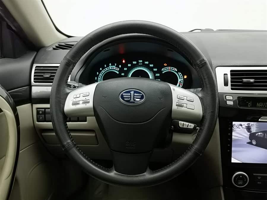 2012 car image #12