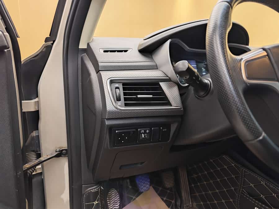 GEELY Emgrand GS 2017 car image #12