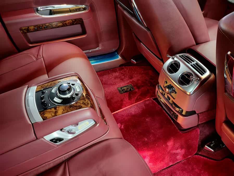 Rolls-Royce Ghost 2011 car image #12