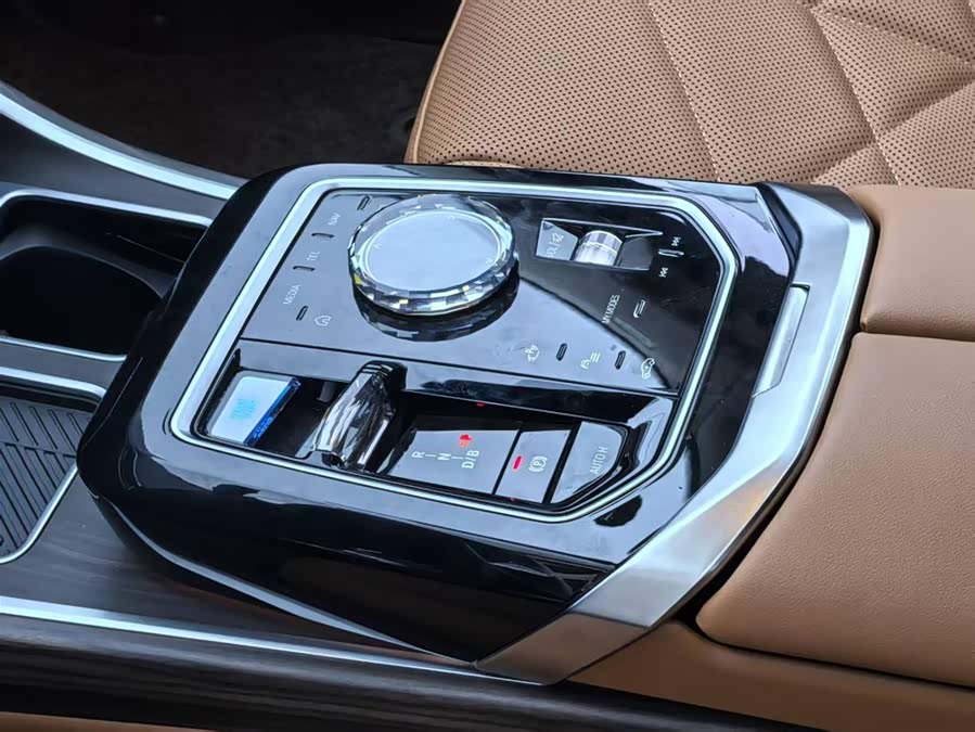 BMW i7 2025 image de voiture #12