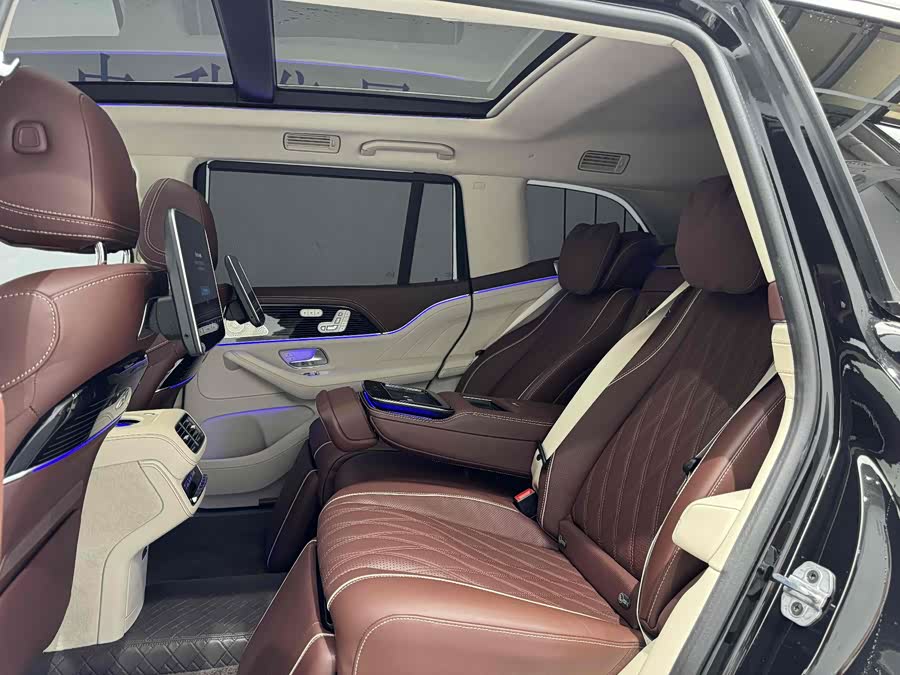 Mercedes-Benz Maybach GLS 2024 imagen de coche #12