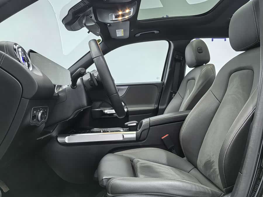 Mercedes-Benz EQB Class 2024 car image #12