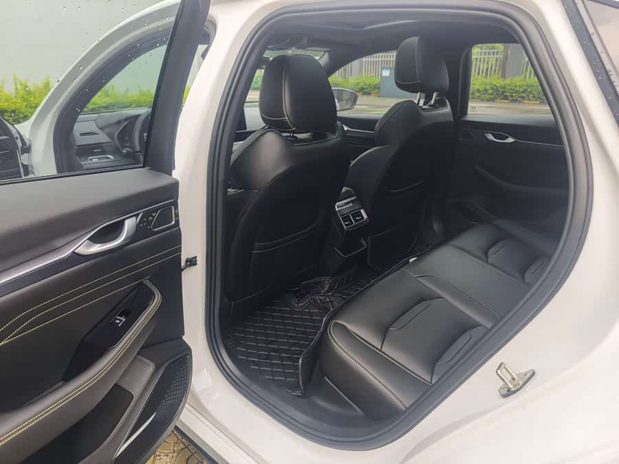 GEELY Preface 2024 car image #12