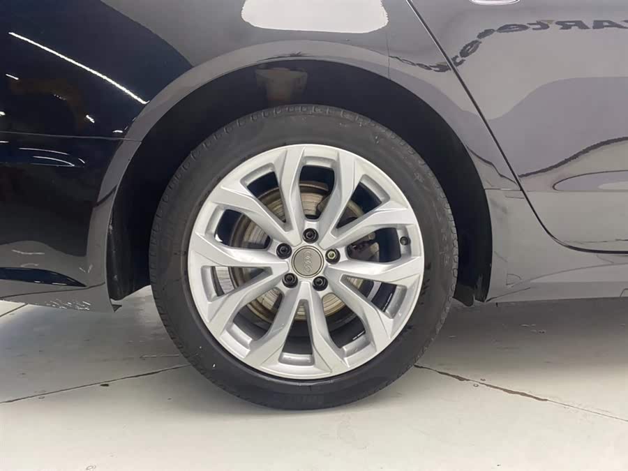Audi A6L 2018 car image #12