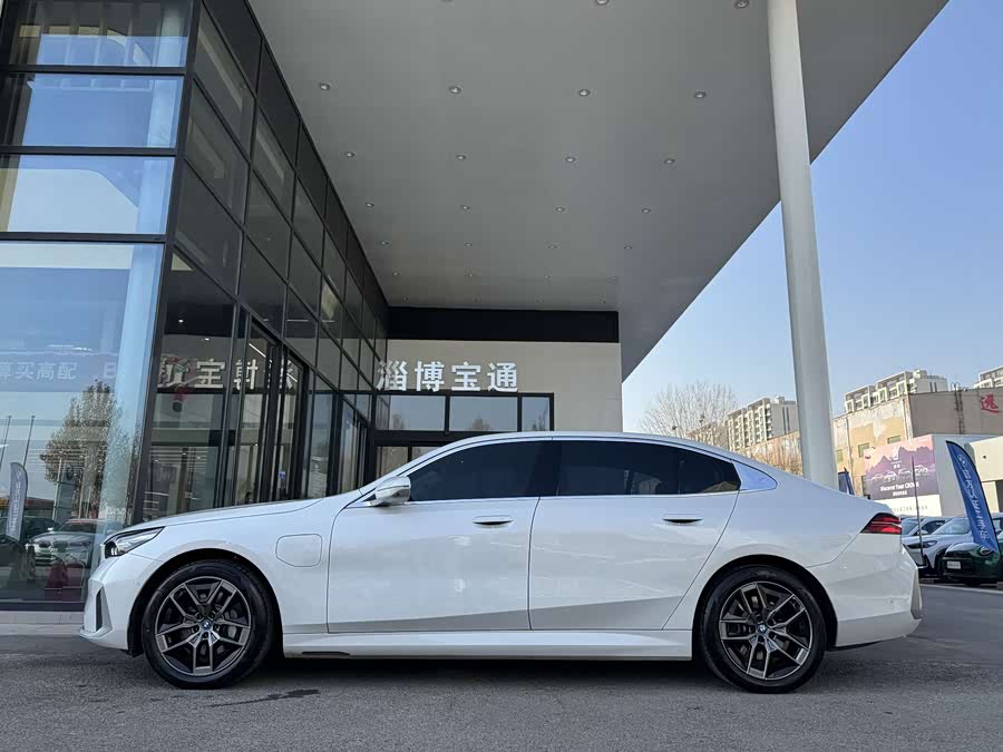 BMW i5 2025 #12 BMW i5 2025 car image #12