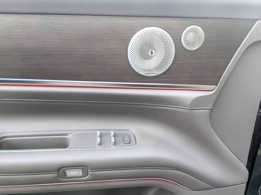 2024 car image #12