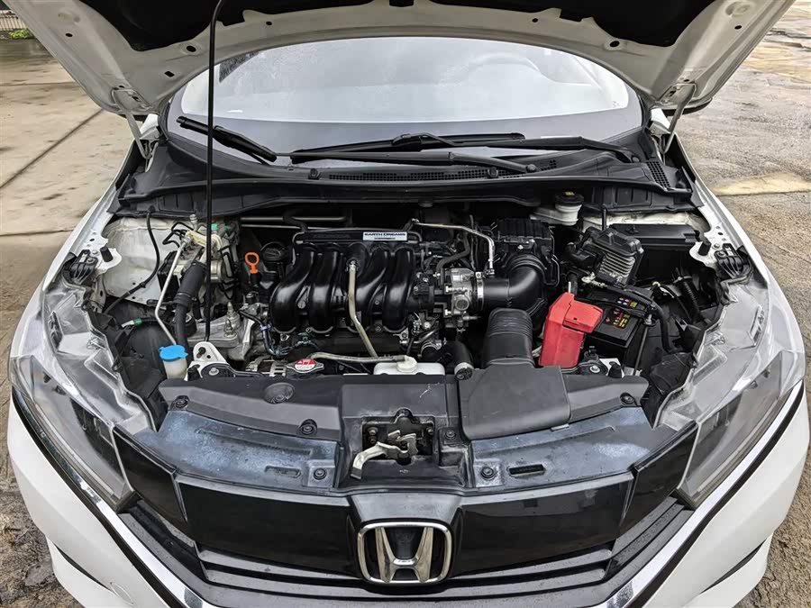 Honda Greiz 2016 #12 Honda Greiz 2016 car image #12