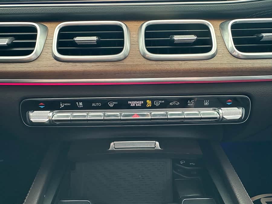 Mercedes-Benz GLE Class New Energy 2022 car image #12