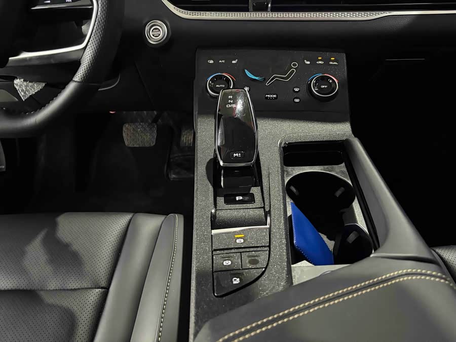 2023 car image #12