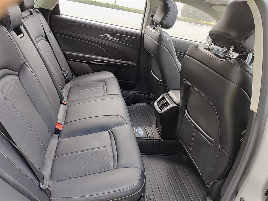 Ford Taurus 2019 car image #12