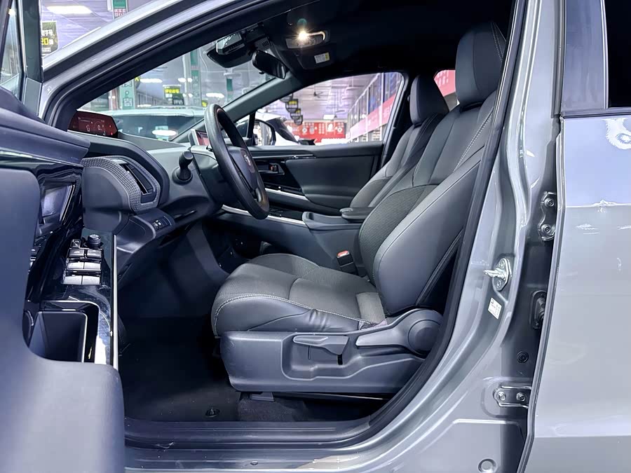 Toyota bZ4X 2023 immagine di auto #12