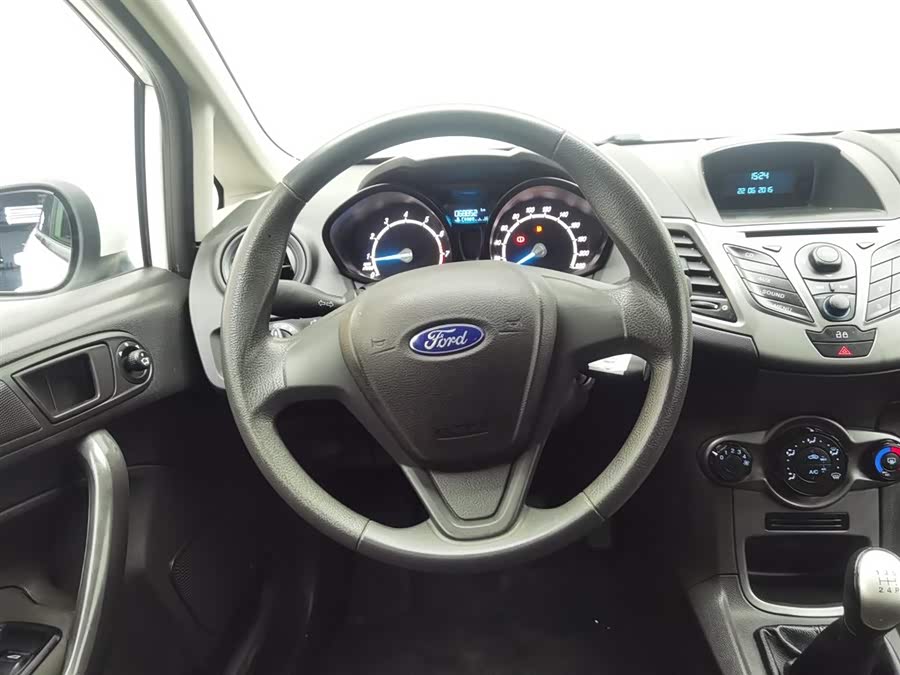 Ford Fiesta 2014 car image #12