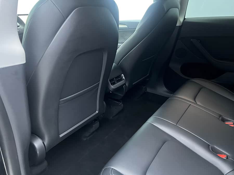 Tesla Model Y 2022 #12 Tesla Model Y 2022 car image #12