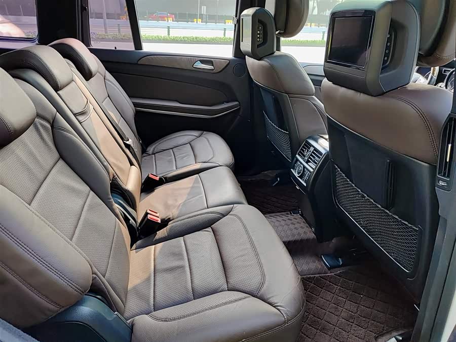 Mercedes-Benz GL Class 2017 immagine di auto #12