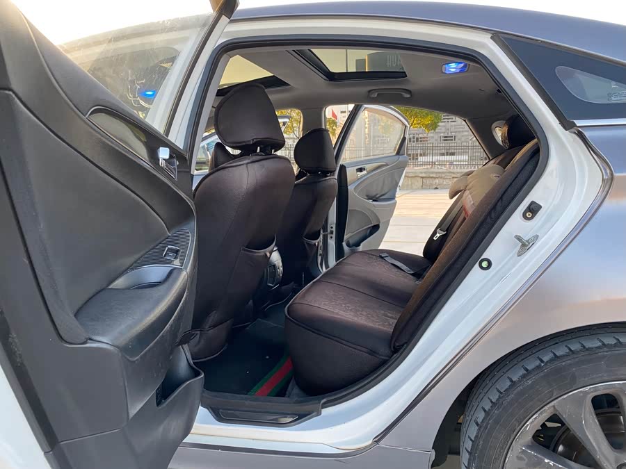 Hyundai Sonata 2011 image de voiture #12