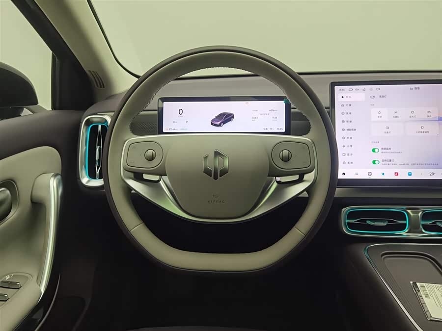 零跑汽车 零跑B01 2025 汽车图片 #12