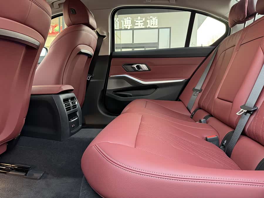 BMW i3 2025 car image #12