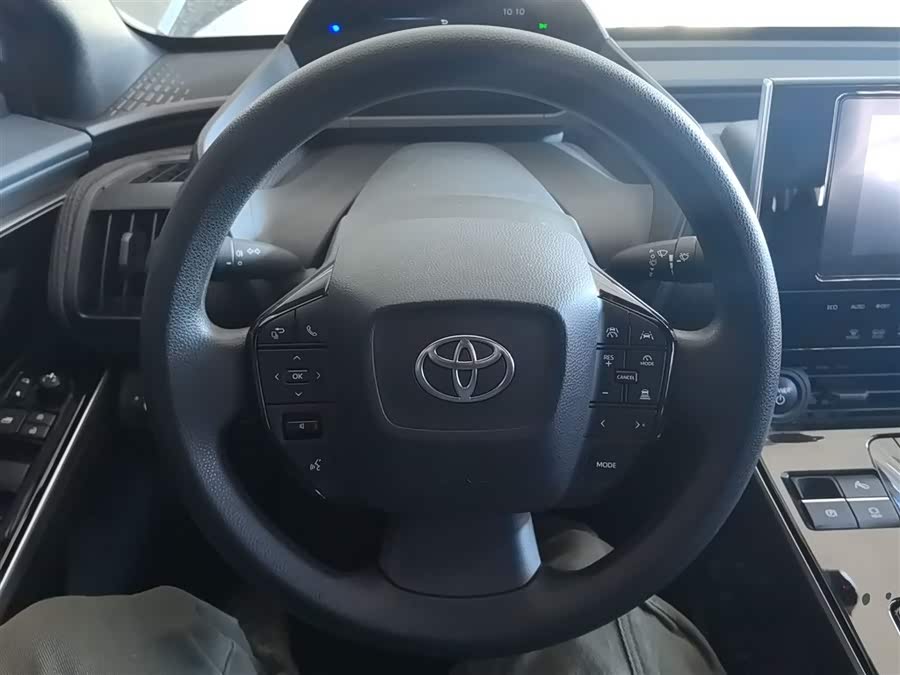 Toyota bZ4X 2022 immagine di auto #12