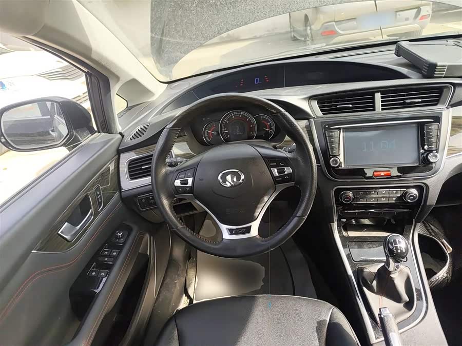 Great Wall C50 2015 #12 Great Wall C50 2015 car image #12