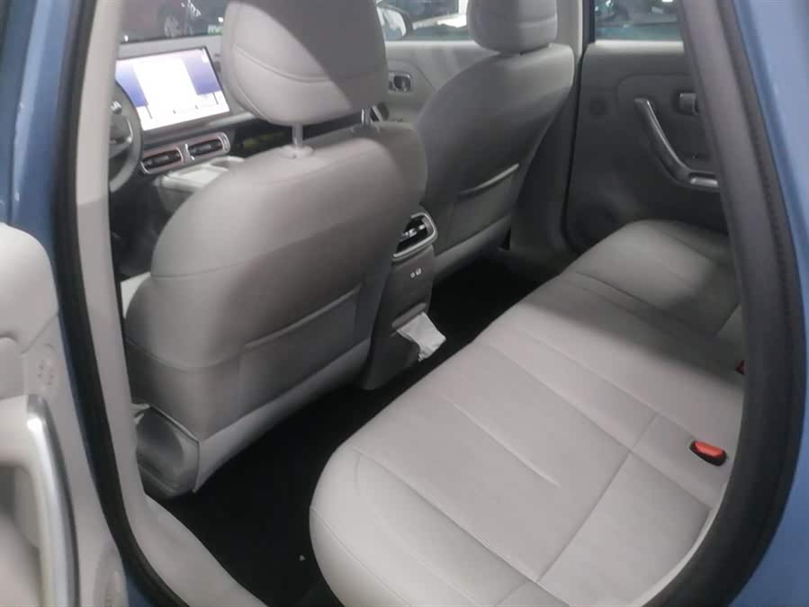 零跑汽车 零跑B01 2025 汽车图片 #12