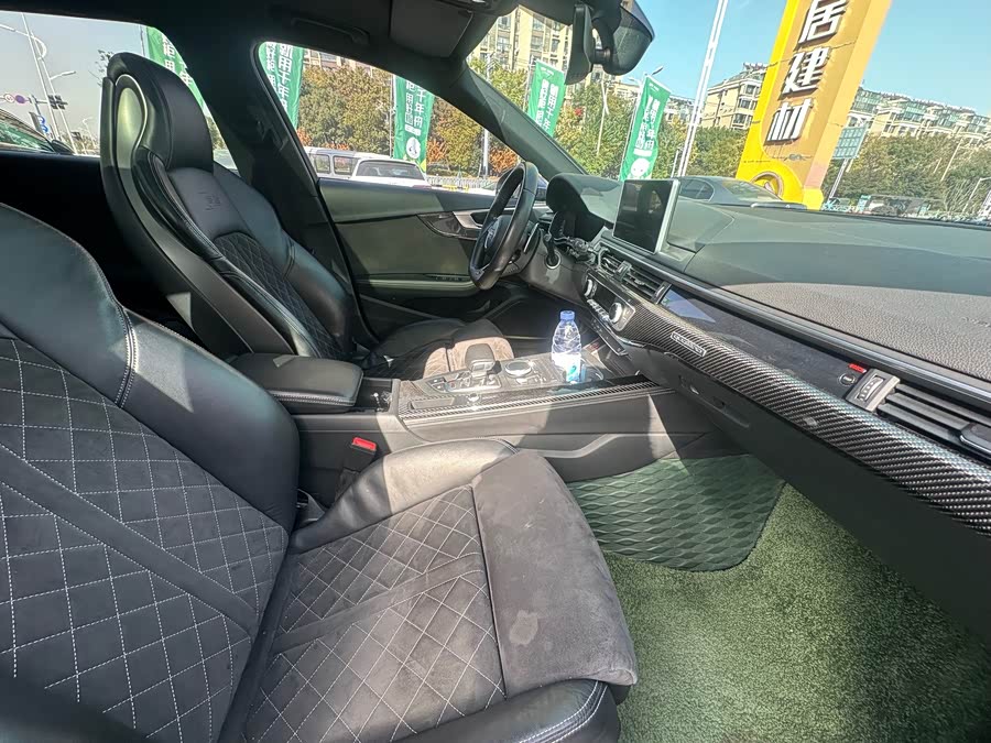 Audi RS 4 2019 car image #12