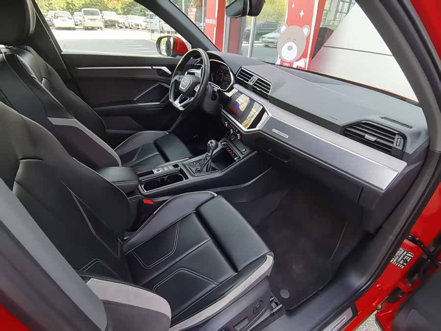 Audi Q3 2015 immagine di auto #12