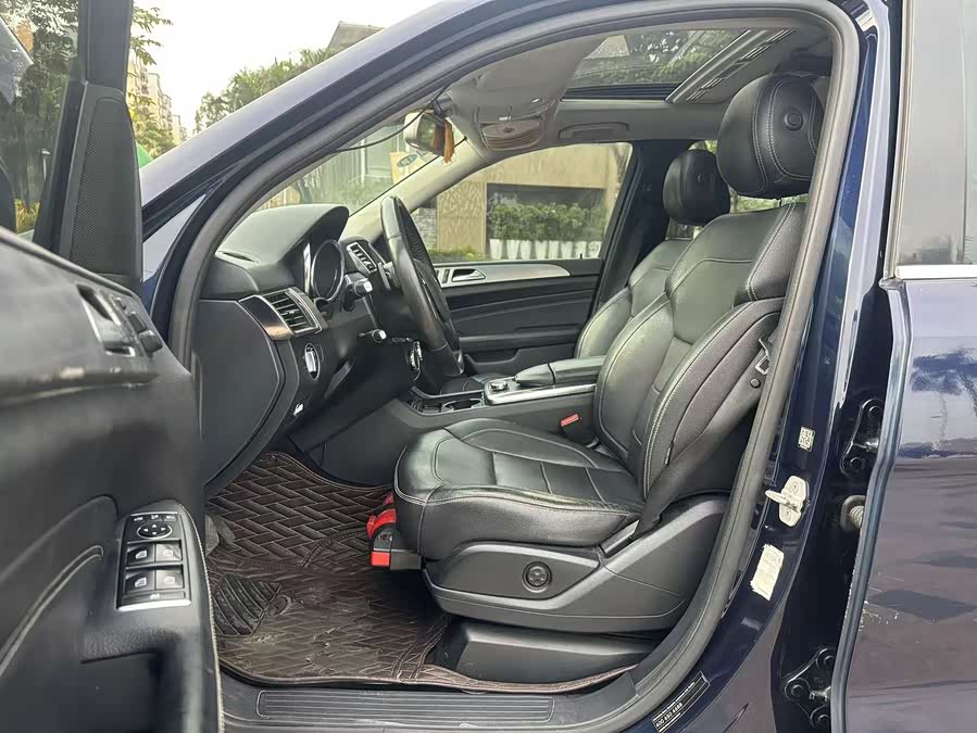 Mercedes-Benz M Class 2014 car image #12