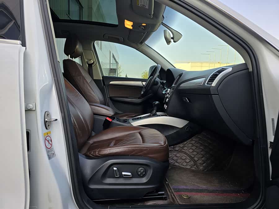 Audi Q5 2015 car image #12