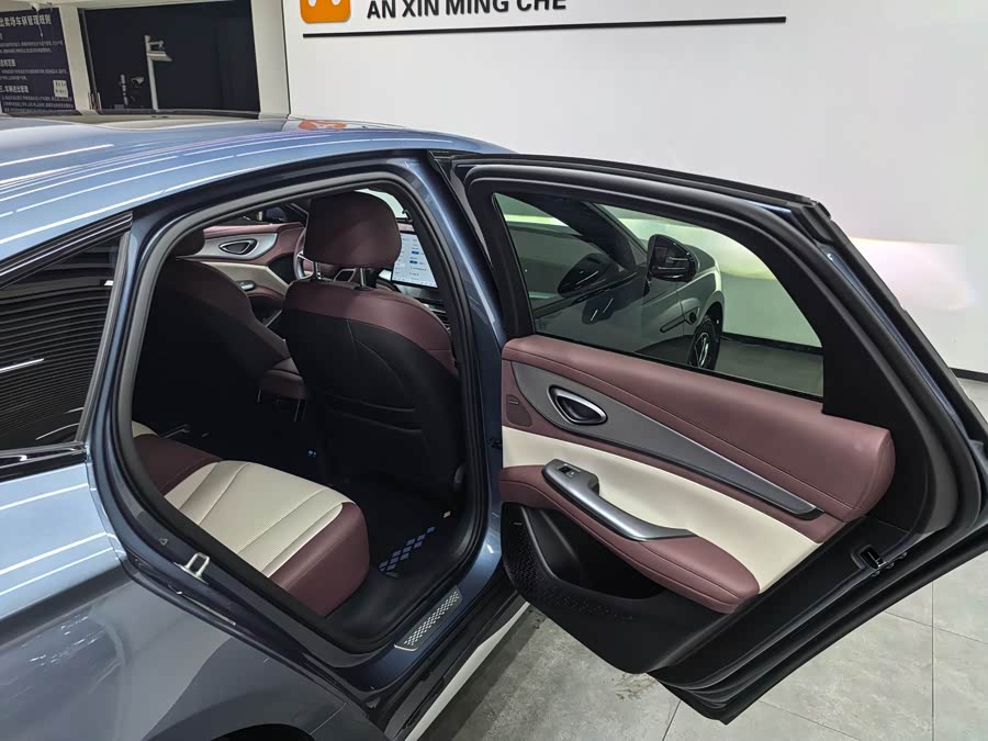 BYD Seal 07 DM-i 2025 imagen de coche #12