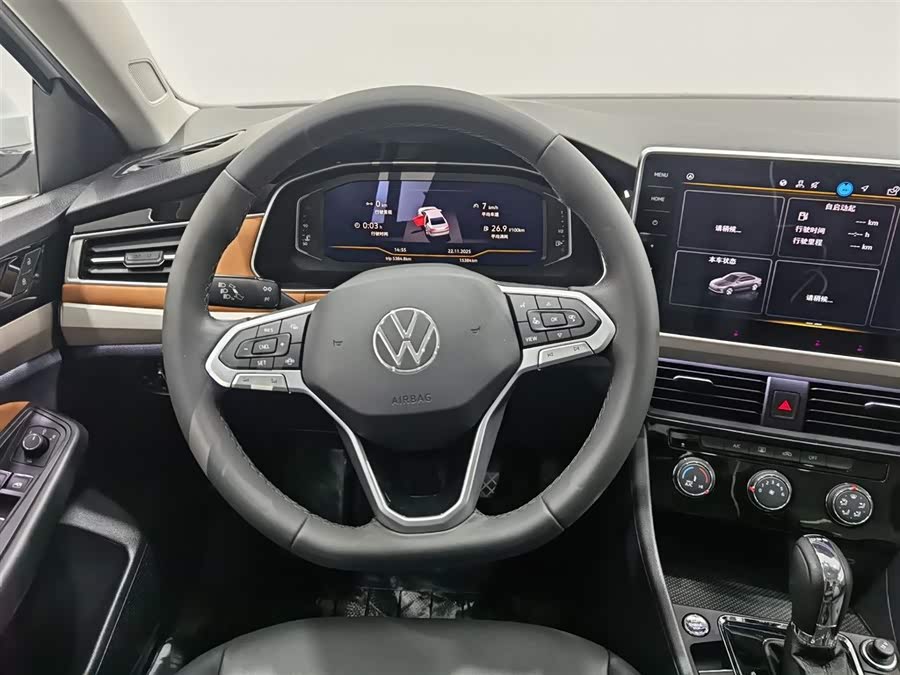 Volkswagen Bora 2023 car image #12