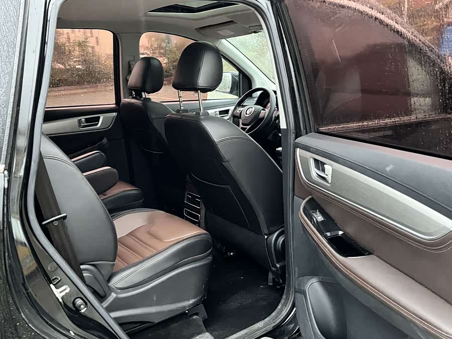 Forthing JOYEAR X6 2017 #12 Forthing JOYEAR X6 2017 car image #12