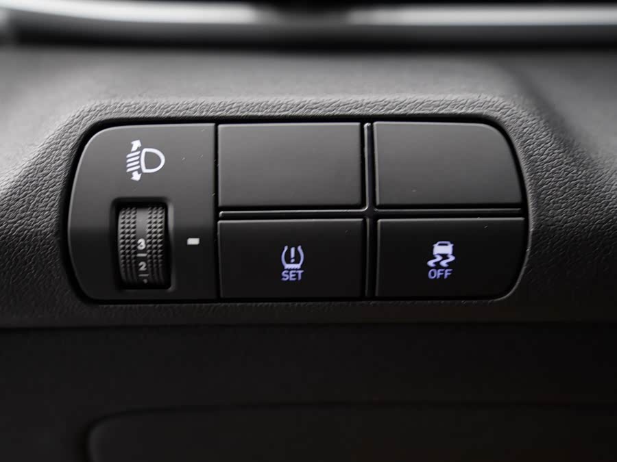 Hyundai Elantra 2022 immagine di auto #12