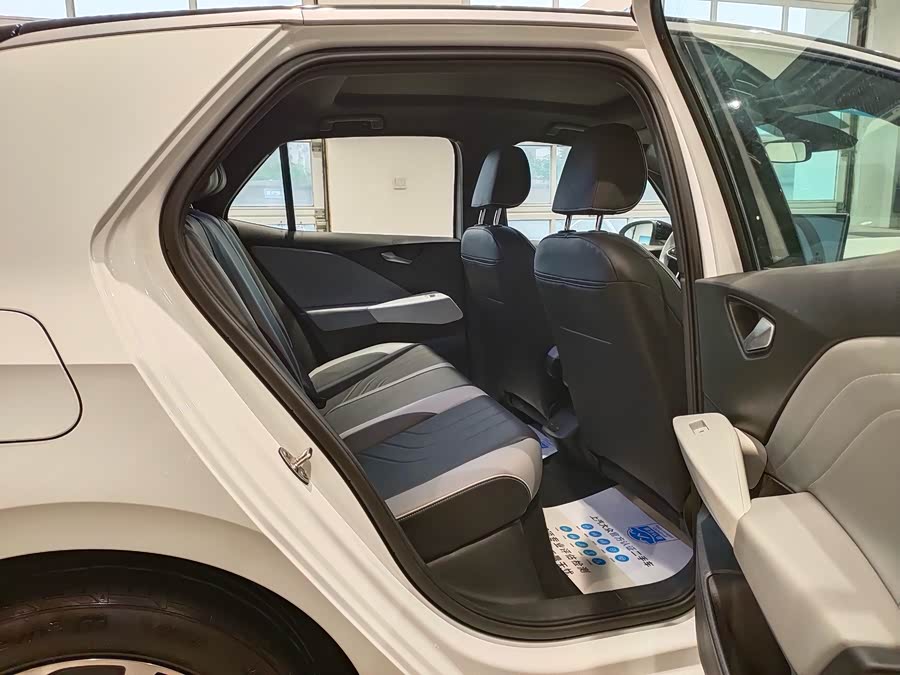 Volkswagen ID.3 2024 immagine di auto #12