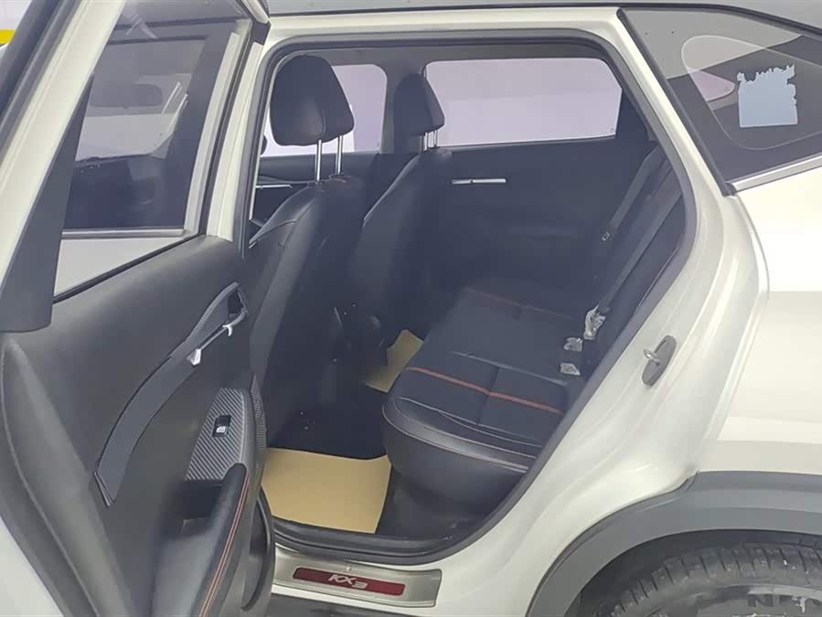 Kia Stonic 2019 car image #12