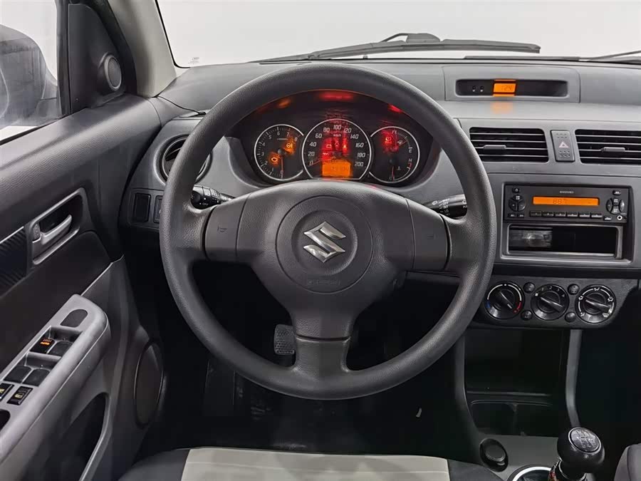 铃木 雨燕 2015 汽车图片 #12