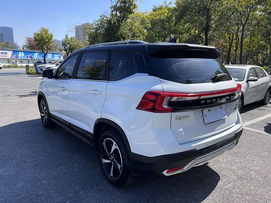 Forthing T5 2019 صورة سيارة #12