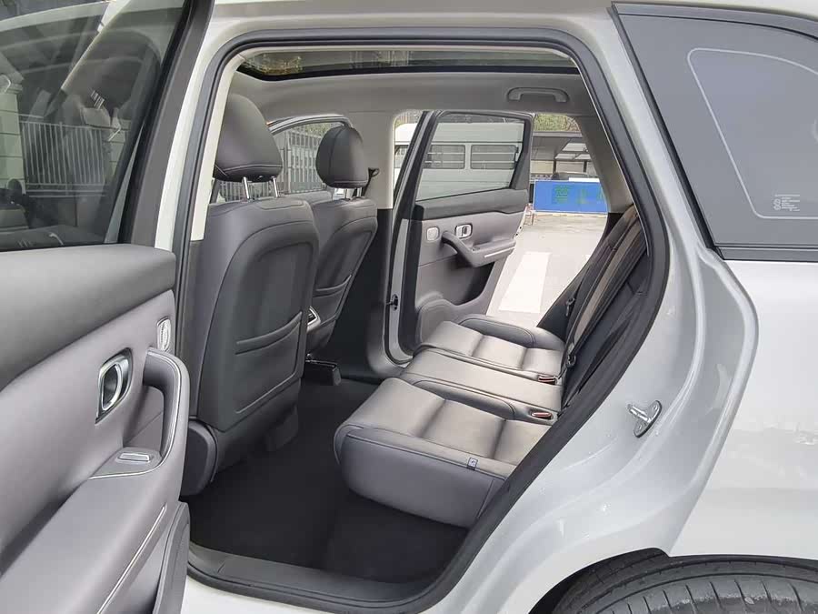 零跑汽车 零跑C10 2024 汽车图片 #12