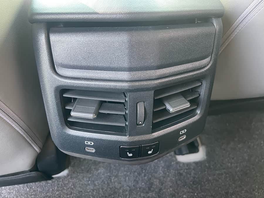 Toyota bZ3 2023 immagine di auto #12