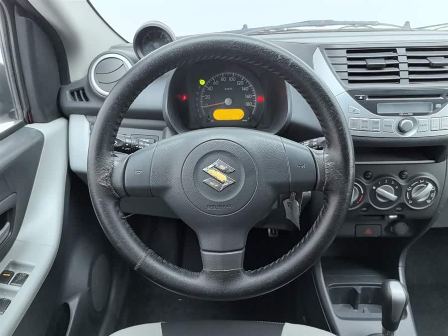 Suzuki 2012 car image #12