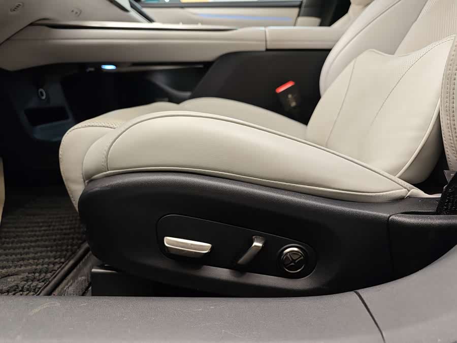 MI SU7 2024 car image #12